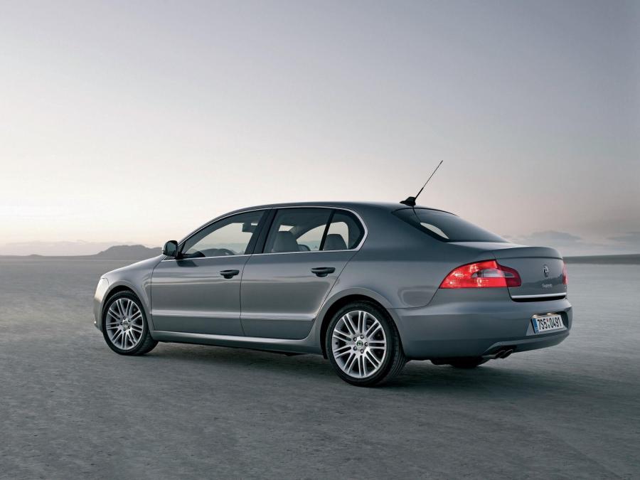  Skoda Superb 2008 года  (фото 35 из 131)